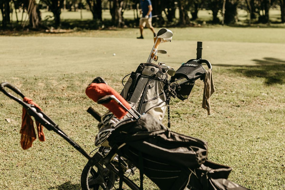 Golf Bag Buying Guide: How to Choose the Right Bag in 2026
